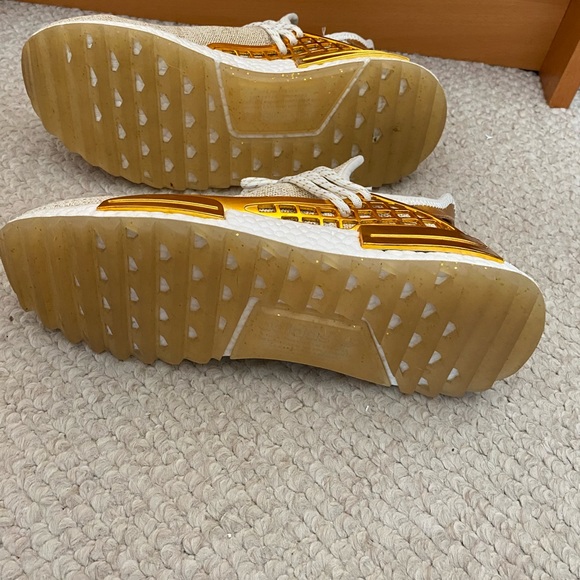 PW HU Holiday NMD MC